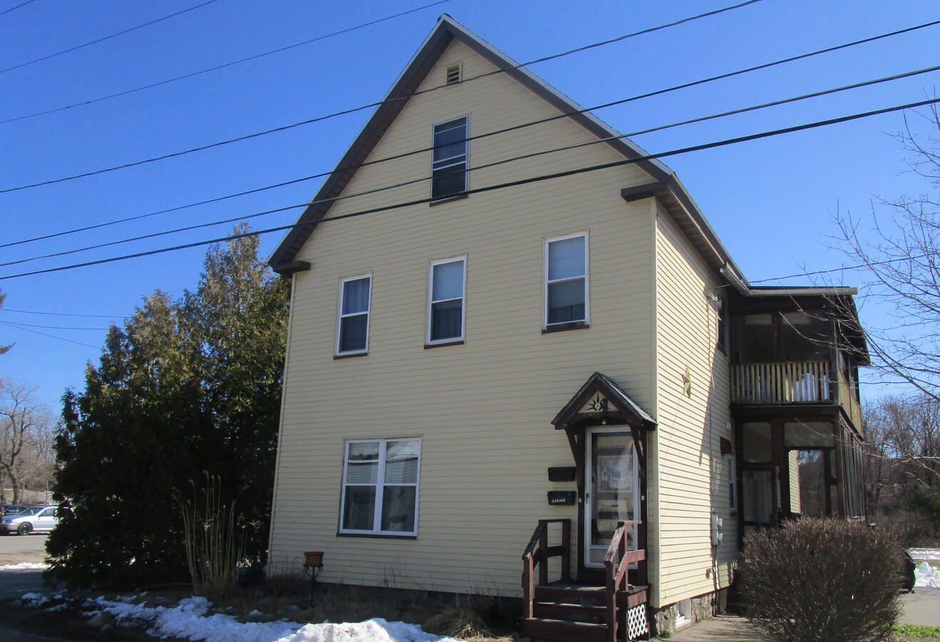 Multi-Family Listed for Rentals in Derry NH